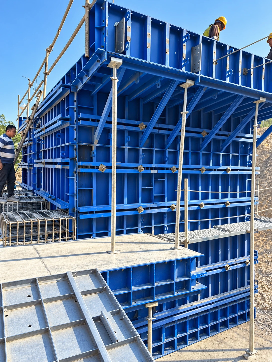 Flat steel formwork