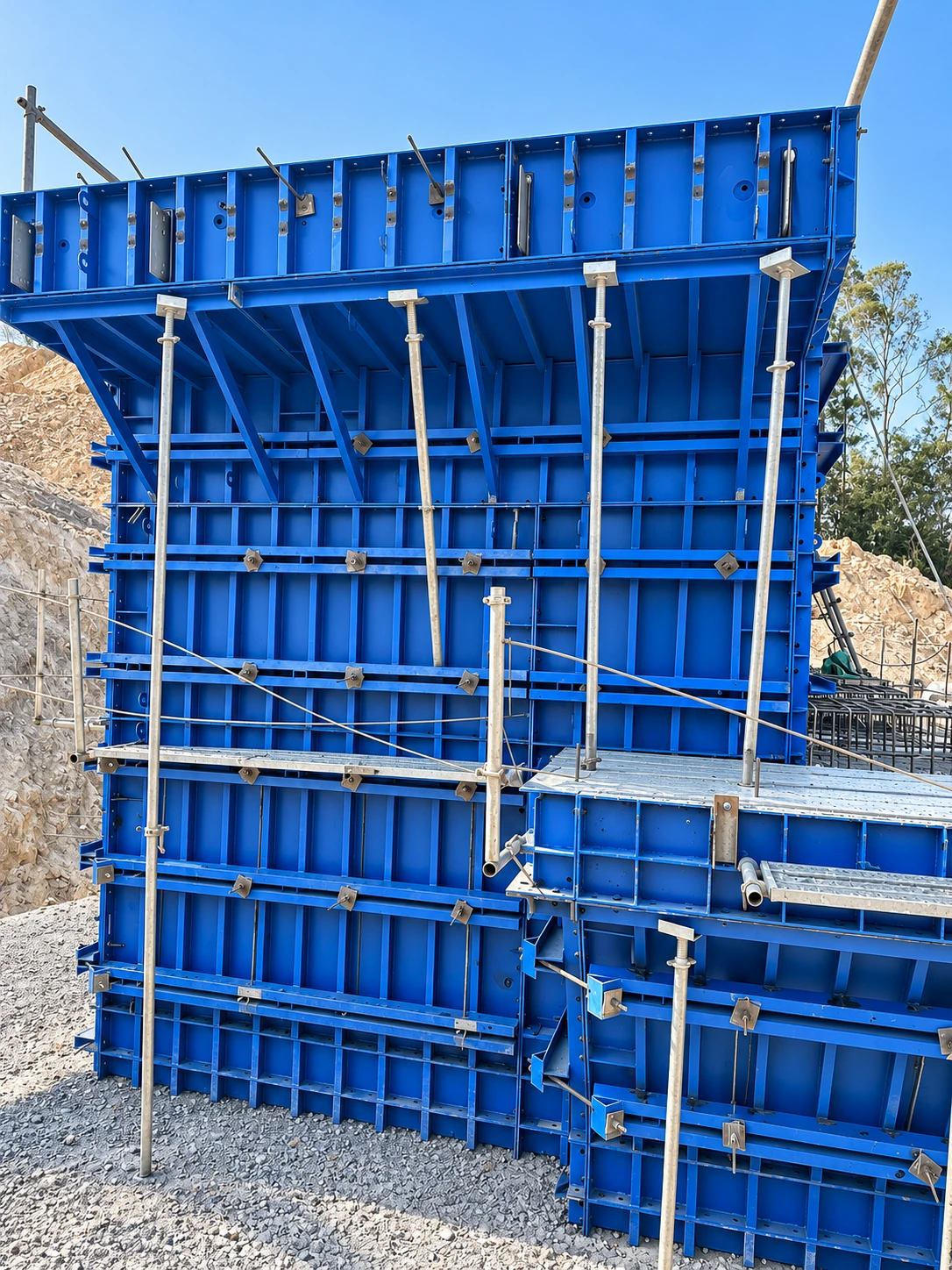 Flat steel formwork · 2