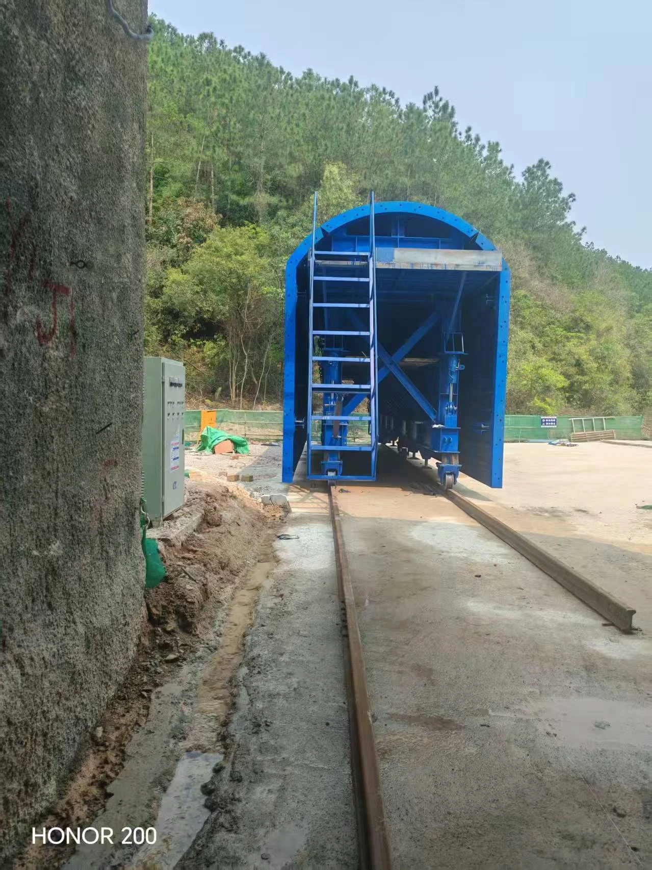 Tunnel lining trolley · Photo 5